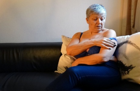 abuela tomando una polla enorme sexo erótico recopilación