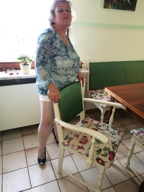 abuela gordita en topless superior exclusivo archivo