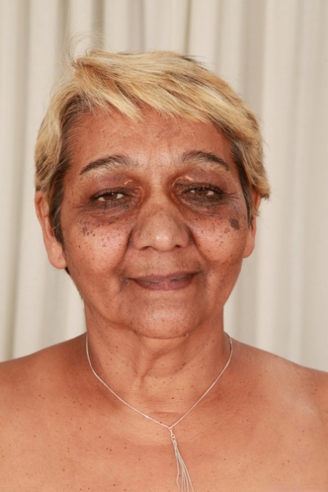 abuela sexy masturbándose desnudo bonito galerías