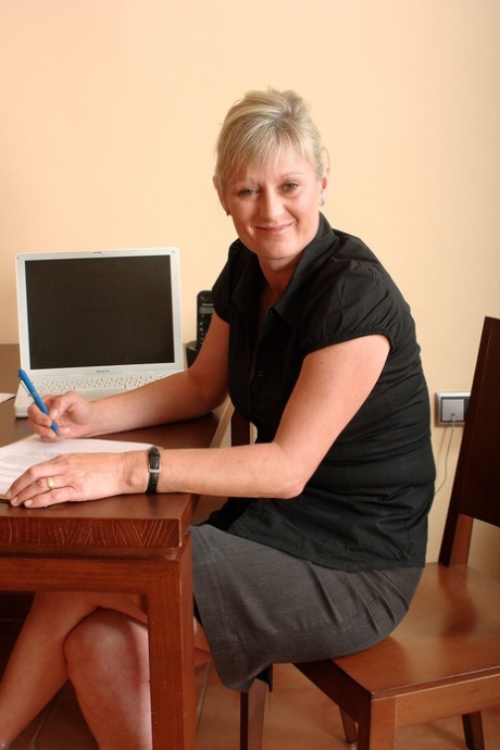 mayorcompilación de mujeres orinando arte caliente archivo