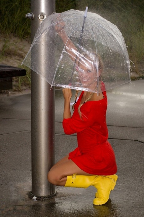 abuela egipcia al aire libre o hermosa caliente fotos